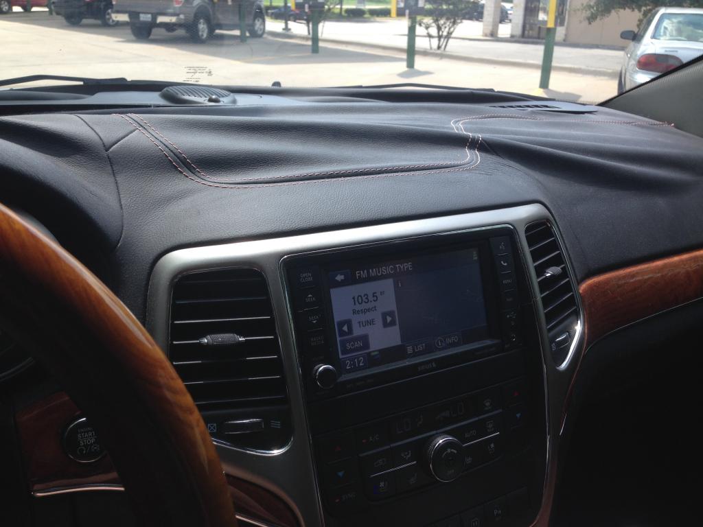 2012 Jeep Grand Cherokee Leather Dash Has Delaminated