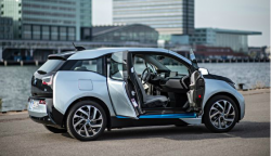 BMW i3 'Range Extender' Lawsuit Says The Cars Lose Speed
