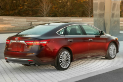 Toyota Recalls Avalon and Camry to Fix Knee Airbags