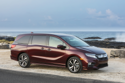 Recall: Honda Odyssey Minivans Shift Into PARK While Driving
