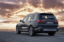 BMW Recalls X7s For Head Airbag Problems