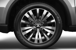 Mitsubishi Recalls Outlanders With Wrong Wheel Rim Info