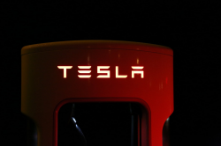 Tesla Driving Range Lawsuit Sent to Arbitration