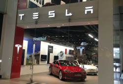 Tesla Granted Rhode Island License to Sell Cars