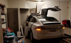 Tesla Wants Unintended Acceleration Lawsuit Dismissed