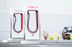 Tesla Lawsuit Claims Ontario Bailed Out of Rebate Program