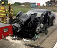 Utah Woman Crashes While Reading Cell Phone, Sues Tesla