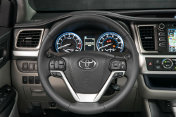 Toyota Highlander Steering Wheels Are Falling Off