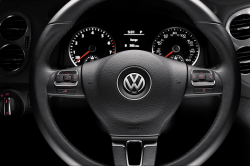 VW Tiguan Limiteds Have Wrong Steering Wheels and Airbags