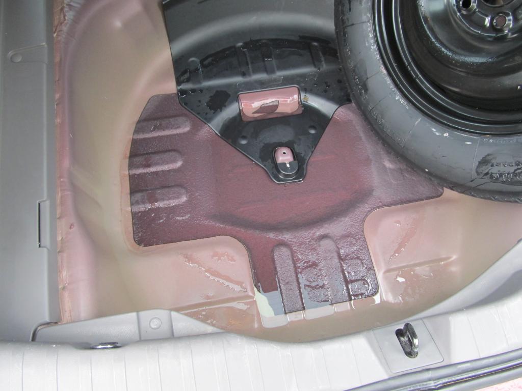 2010 Honda CR-V Water Leaks Into Interior: 1 Complaints