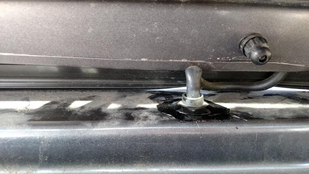 2013 Ford Explorer Water Leaking Into Interior: 14 Complaints