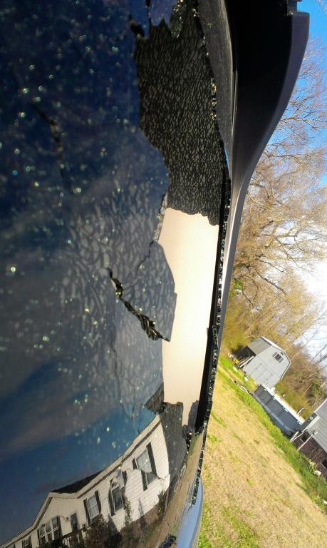 2012 Honda Odyssey Rear Hatch Window Shattered: 2 Complaints