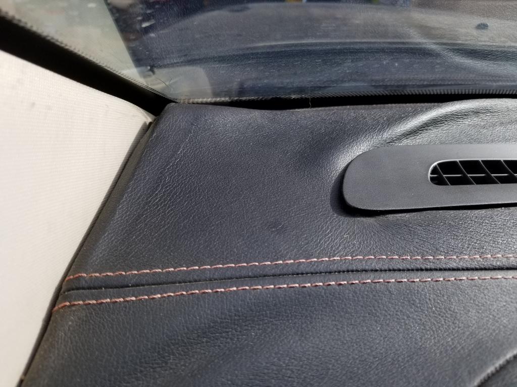 2011 Jeep Grand Cherokee Leather Dashboard Peeling: 7 Complaints