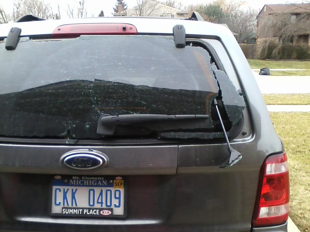 2009 Ford Escape Shattered Rear Window: 7 Complaints