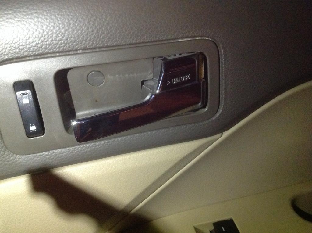 Ford fusion interior store door handle