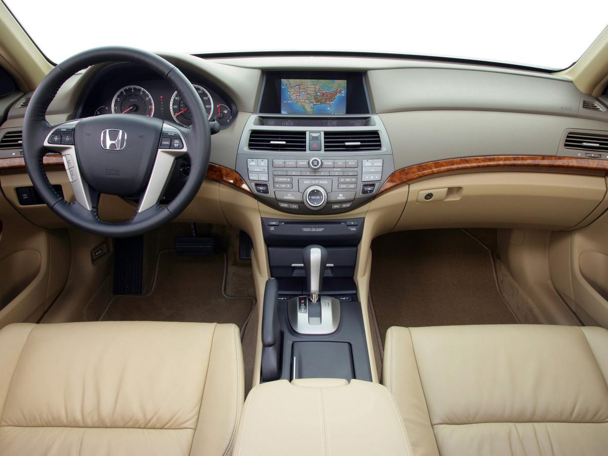 Honda Accord: How the Passenger Airbag Off Indicator Works Honda Accord: How the Passenger Airbag Off Indicator Works