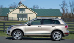 Volkswagen Recalls Touareg to Fix Tire Pressure Problems