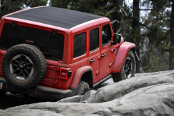 Chrysler Recalls 2018 Jeep Wranglers Over Door Latches