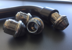 2011 ford f150 lug nuts