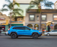 Jeep Cherokee Power Transfer Unit Recall Follows Crash and Injury