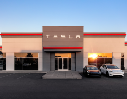 Oregon Lawsuit Claims Tesla Vehicle Suddenly Caught Fire