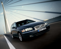 Volvo V70 and XC70 Airbag Recall After Inflator Exploded